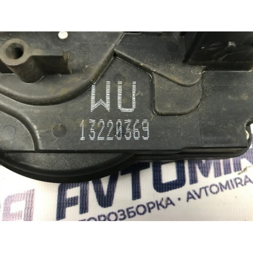 Замок двери передней левой Opel Zafira B 2005-2011 13220369